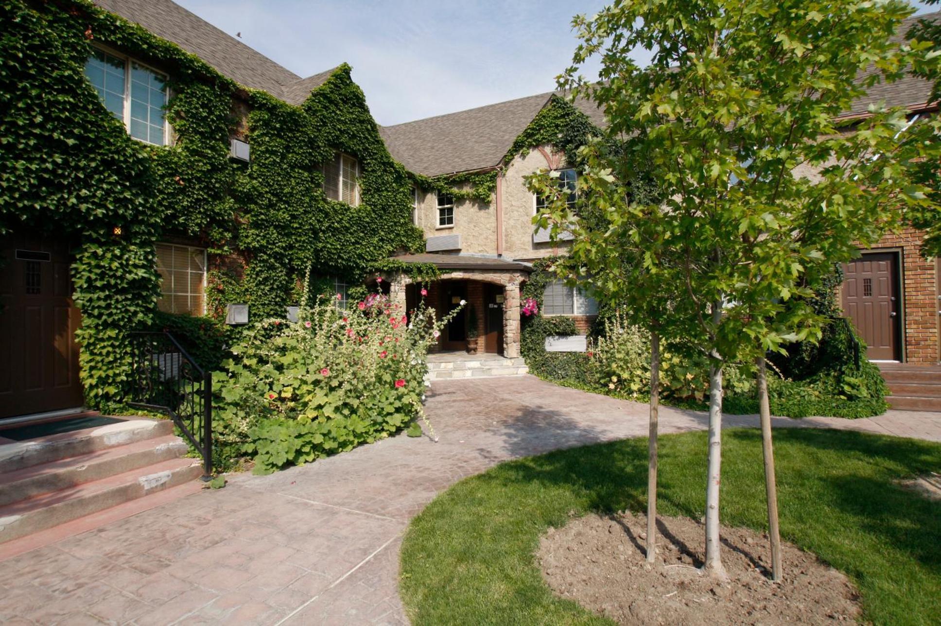 Black Swan Inn Luxurious Theme Rooms Pocatello Exterior photo