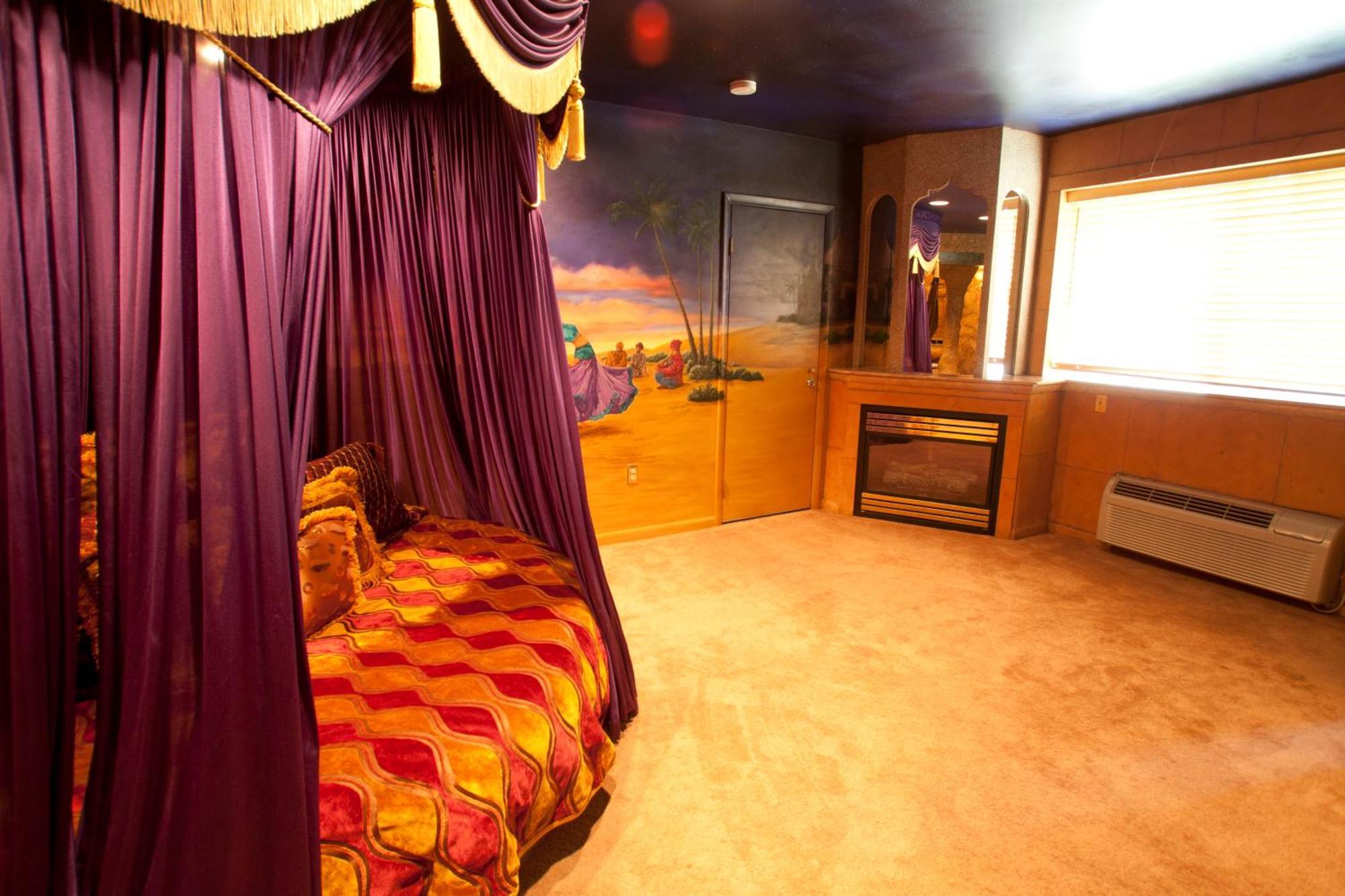 Black Swan Inn Luxurious Theme Rooms Pocatello Room photo