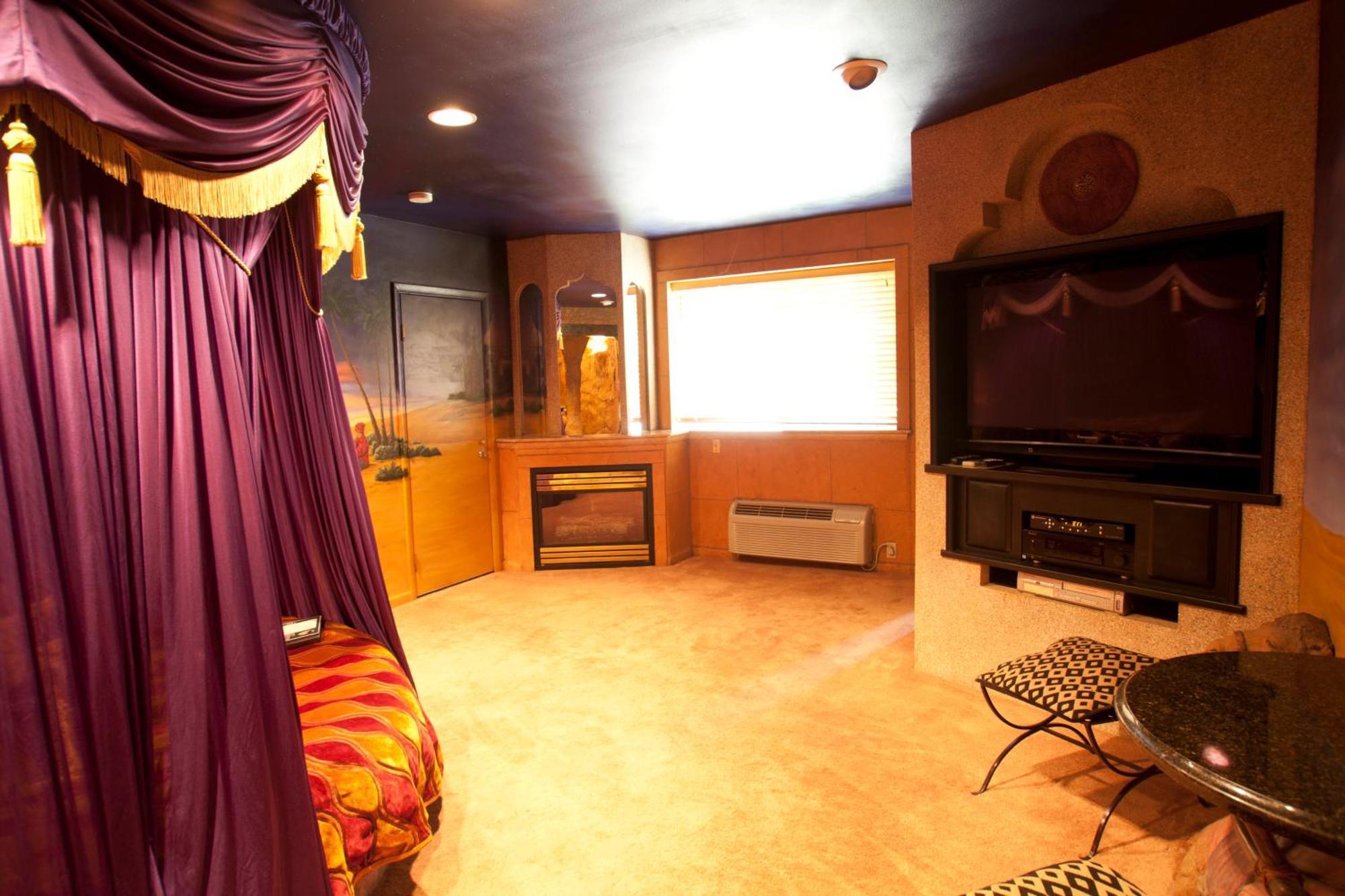 Black Swan Inn Luxurious Theme Rooms Pocatello Room photo