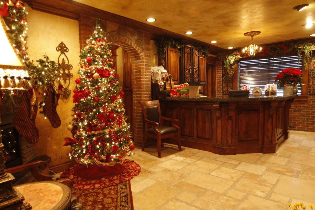 Black Swan Inn Luxurious Theme Rooms Pocatello Exterior photo