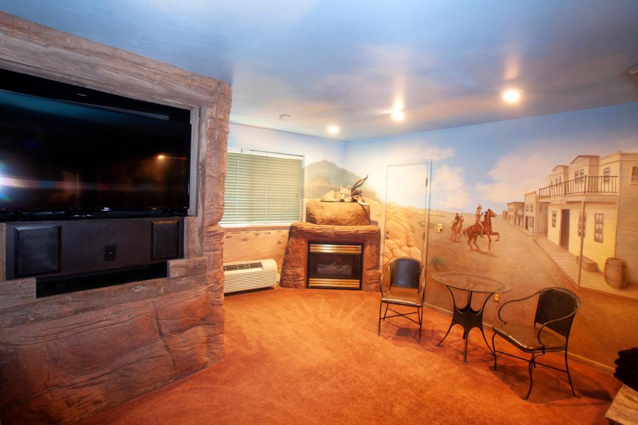 Black Swan Inn Luxurious Theme Rooms Pocatello Exterior photo